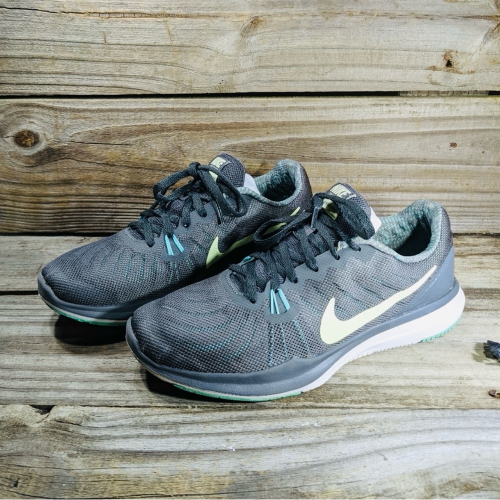 Nike training 7 women's size 5.5 gray